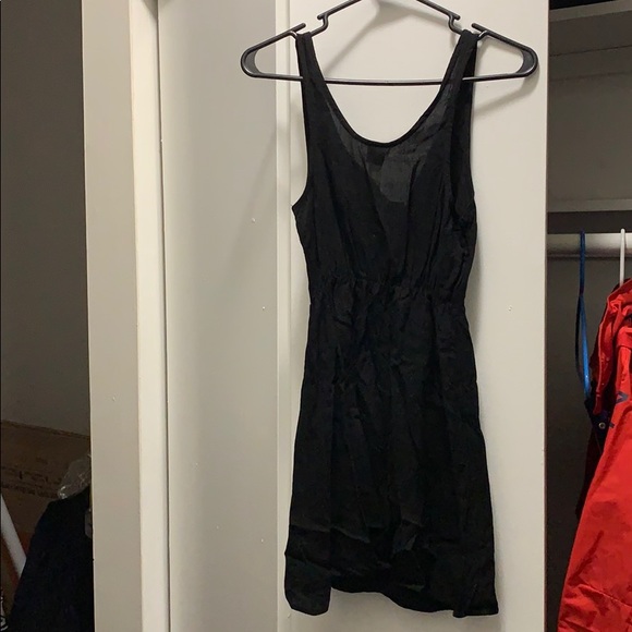 Women’s Xs black v-neck dress NWT! - Picture 4 of 5